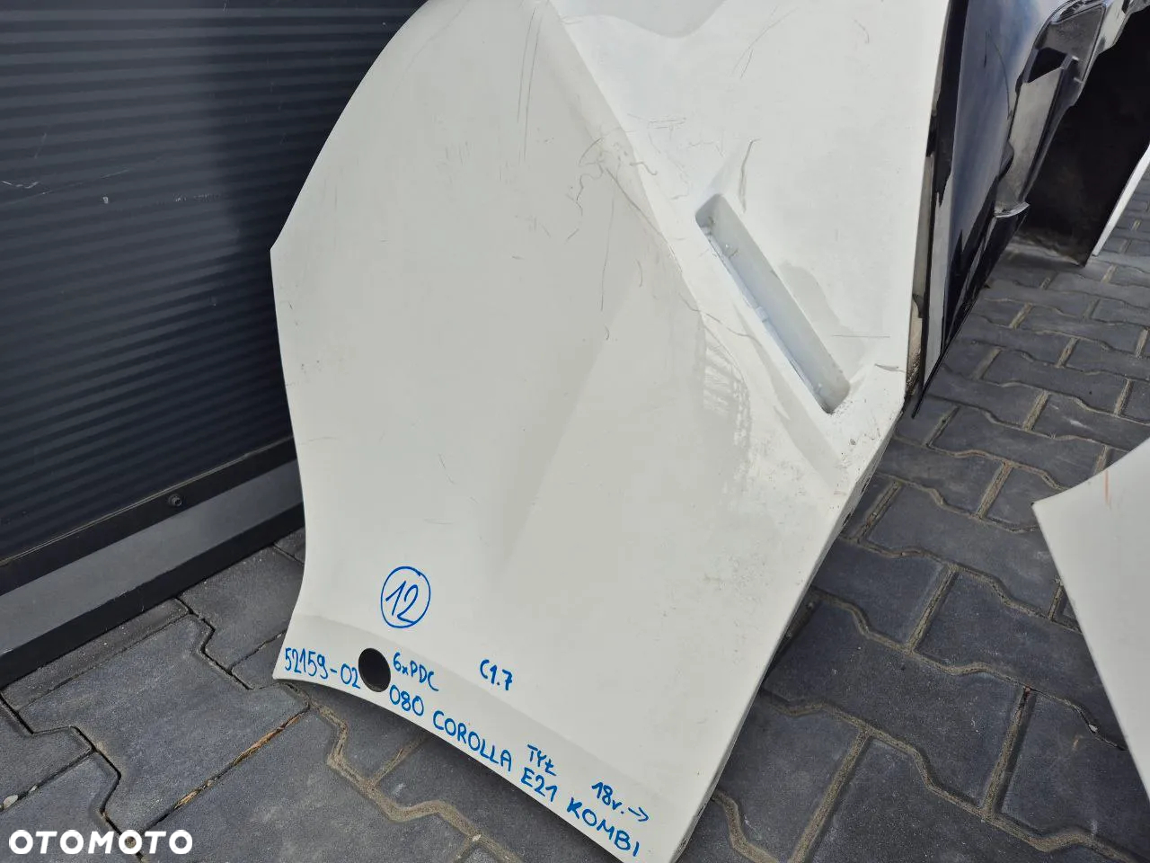 TOYOTA COROLLA E21 KOMBI ZDERZAK TYLNY (dostępne 7 zderzaki) - 2