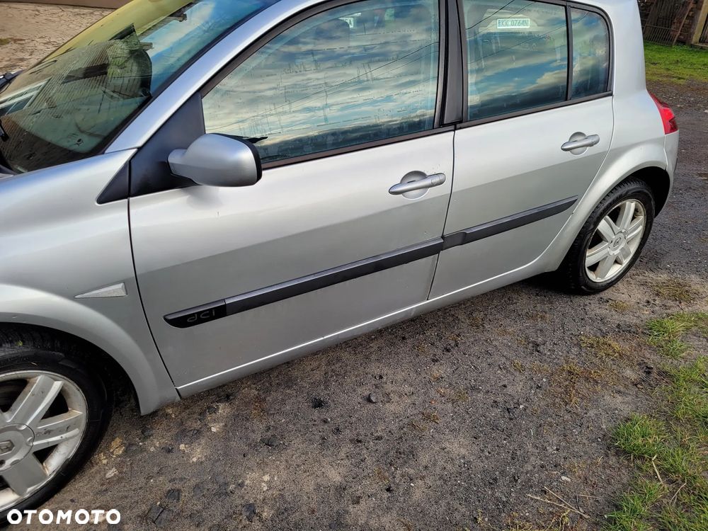 Renault Megane 1.5 dCi Emotion - 11