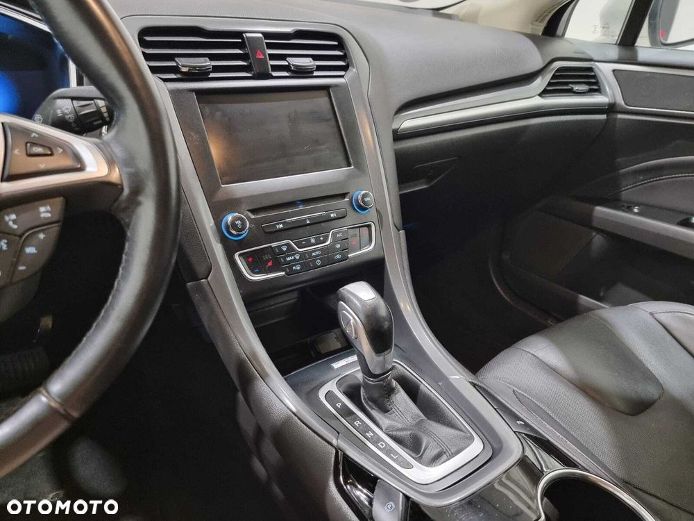 Ford Mondeo - 36