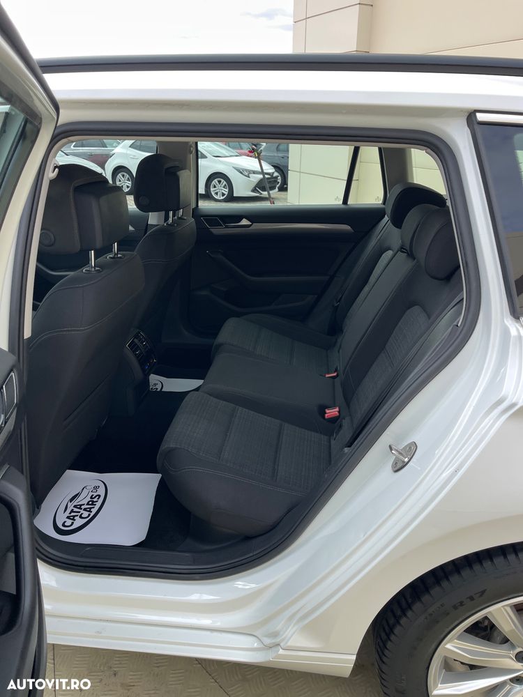 Volkswagen Passat - 27