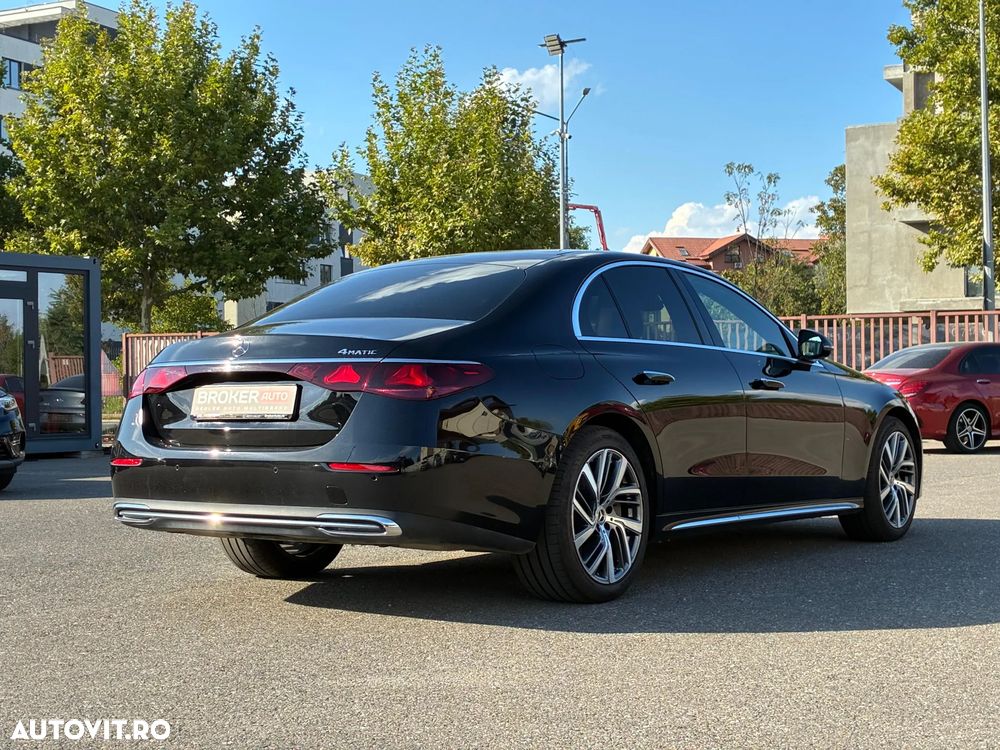Mercedes-Benz E 300 4MATIC PHEV - 8