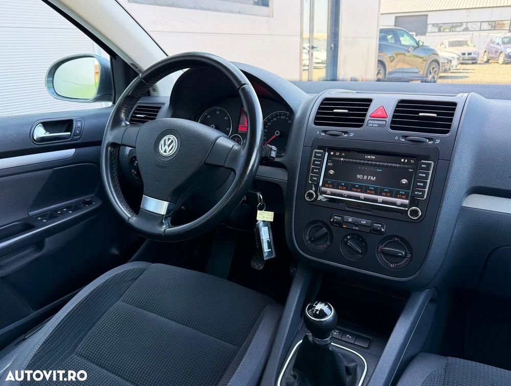 Volkswagen Golf 1.9 TDI DPF United BlueMotion - 9