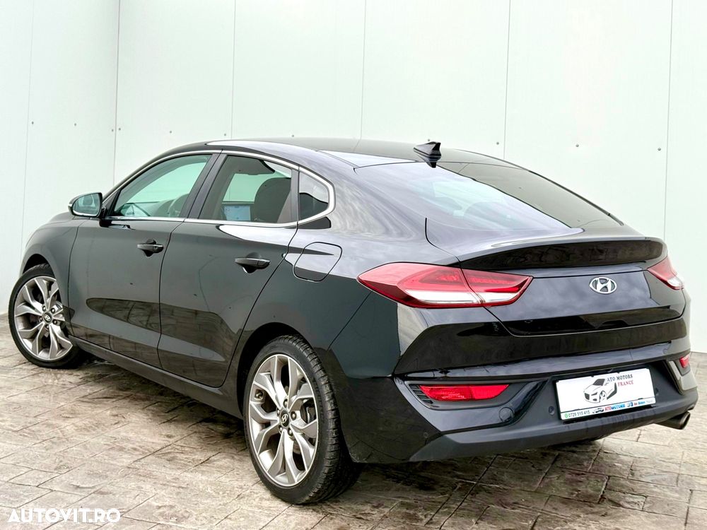 Hyundai i30 1.4 T-GDI Fastback Premium - 4