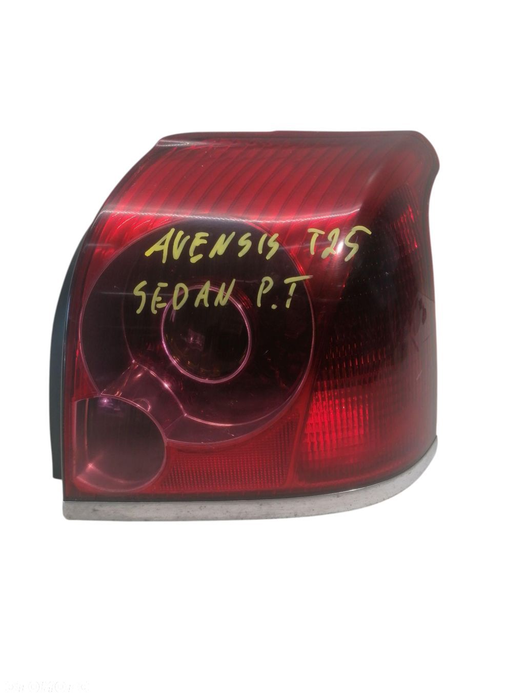 LAMPA PRAWA TYLNA TYŁ TOYOTA AVENSIS T25 SEDAN - 1