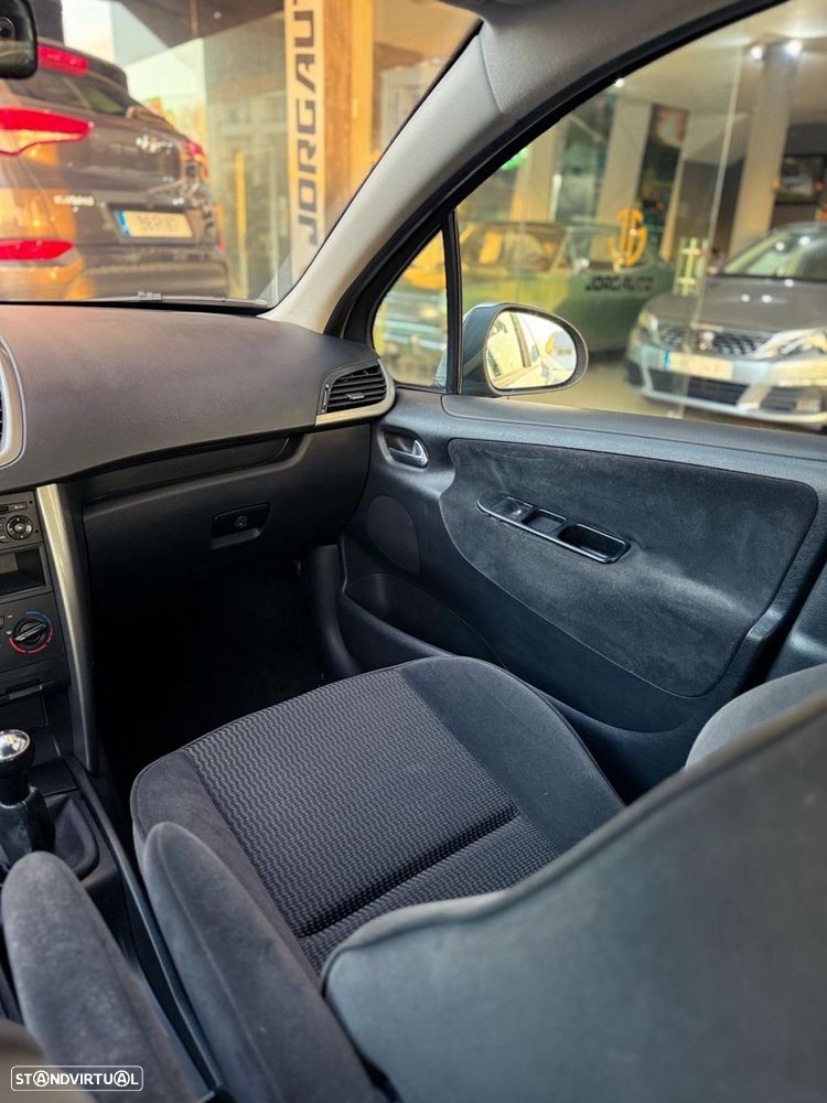 Peugeot 207 1.4 HDi Premium - 23