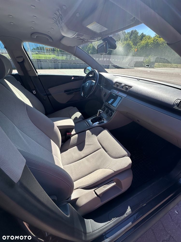 Volkswagen Passat - 20