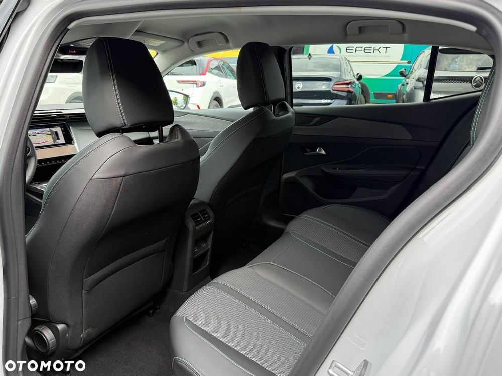 Peugeot 408 - 24