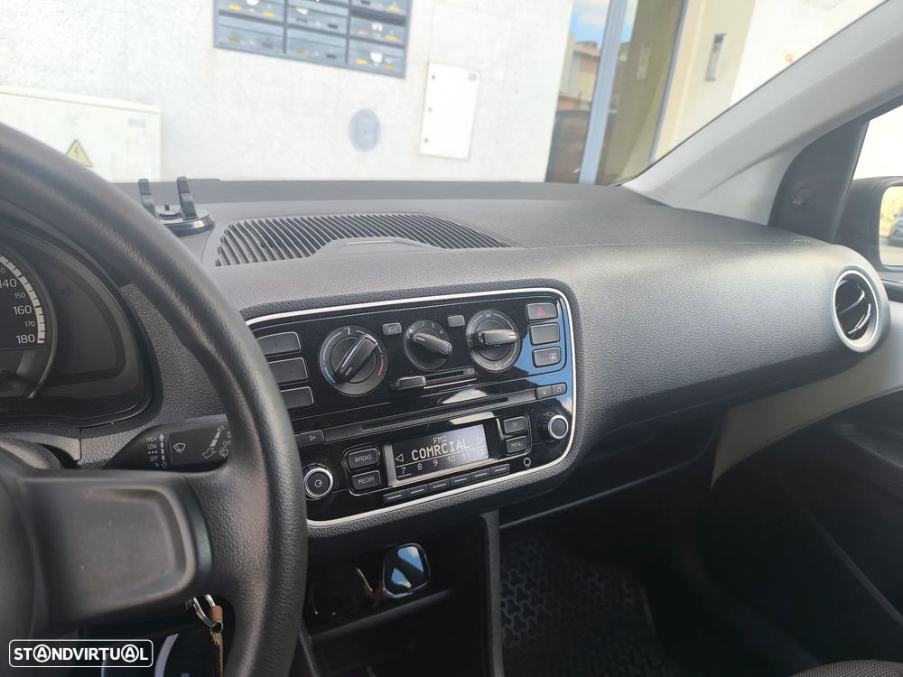 VW Up! 1.0 Take - 8