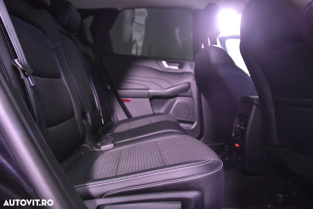 Ford Kuga - 12