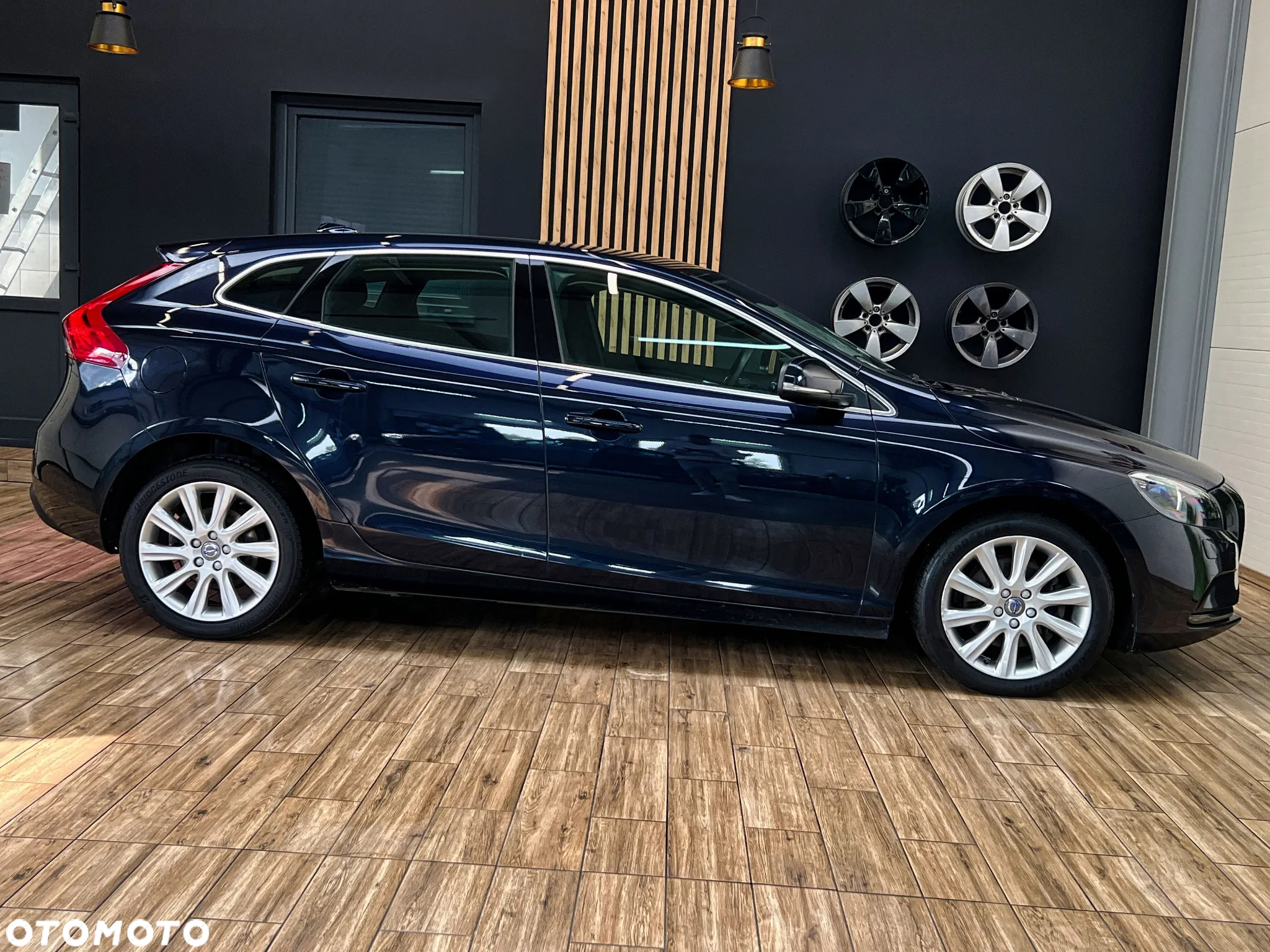 Volvo V40 D2 Drive-E Momentum - 4