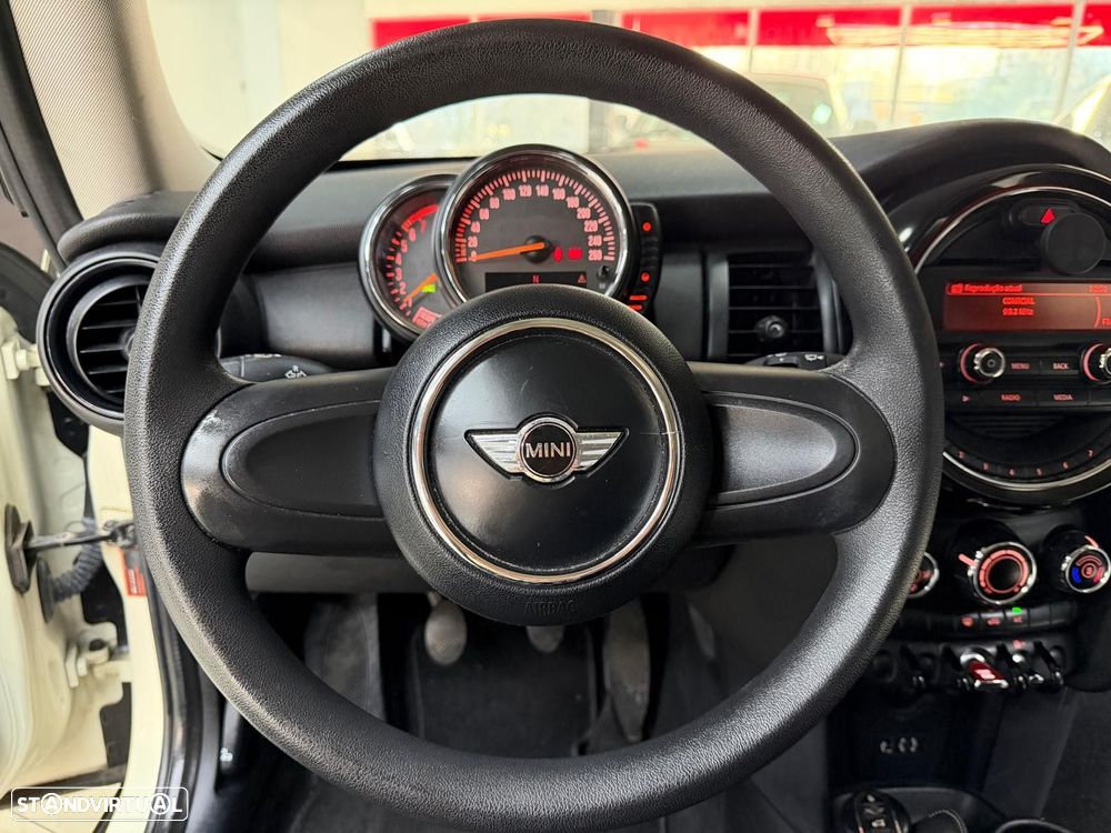 MINI 3 Portas One - 18