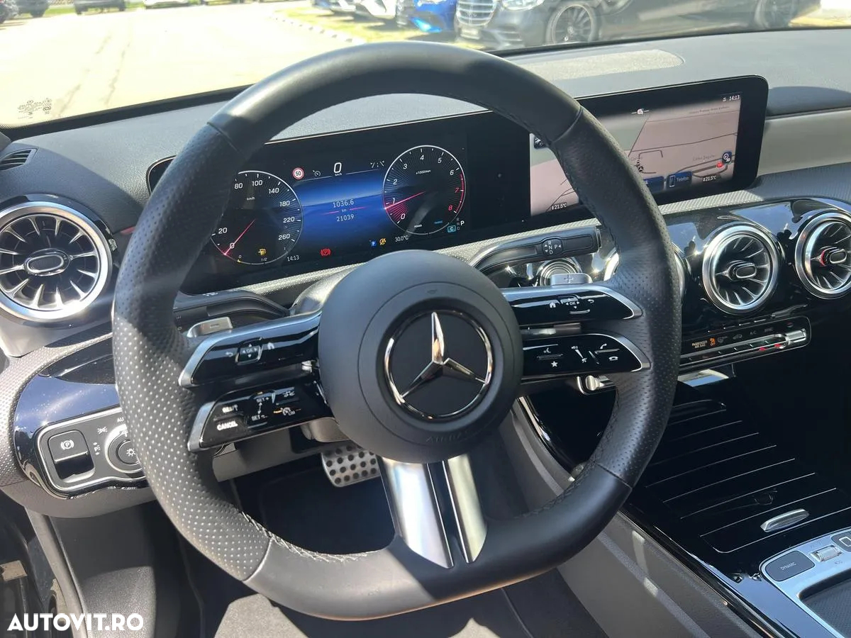 Mercedes-Benz A 200 MHEV 7G-DCT Sedan - 11
