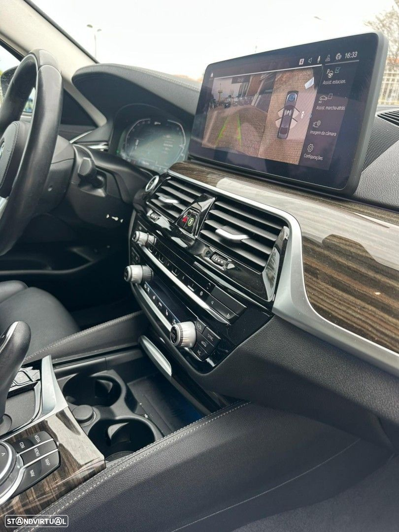 BMW 530 e Line Luxury - 15