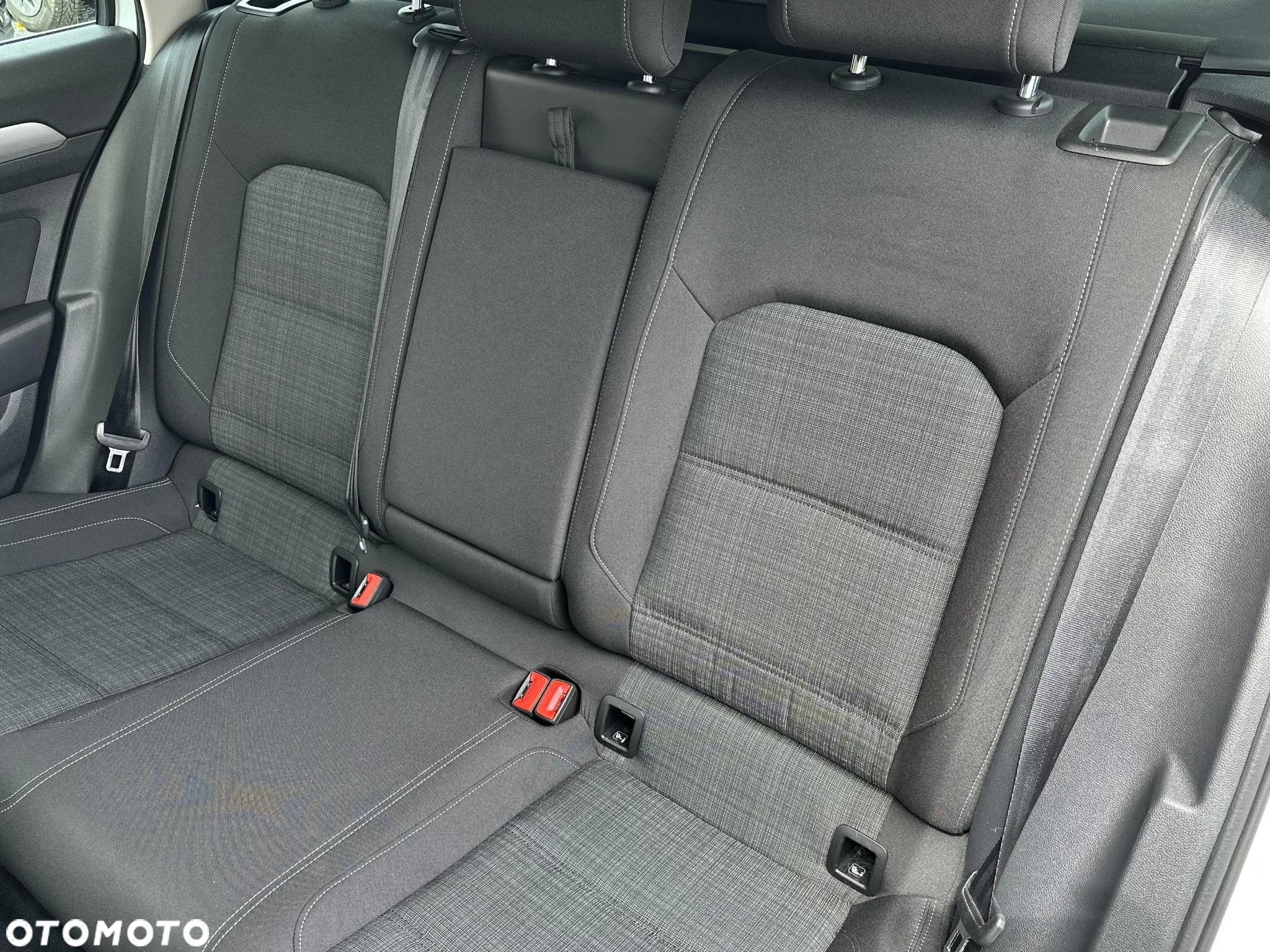 Volkswagen Passat 1.5 TSI EVO Business - 12