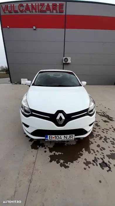 Renault Clio - 1