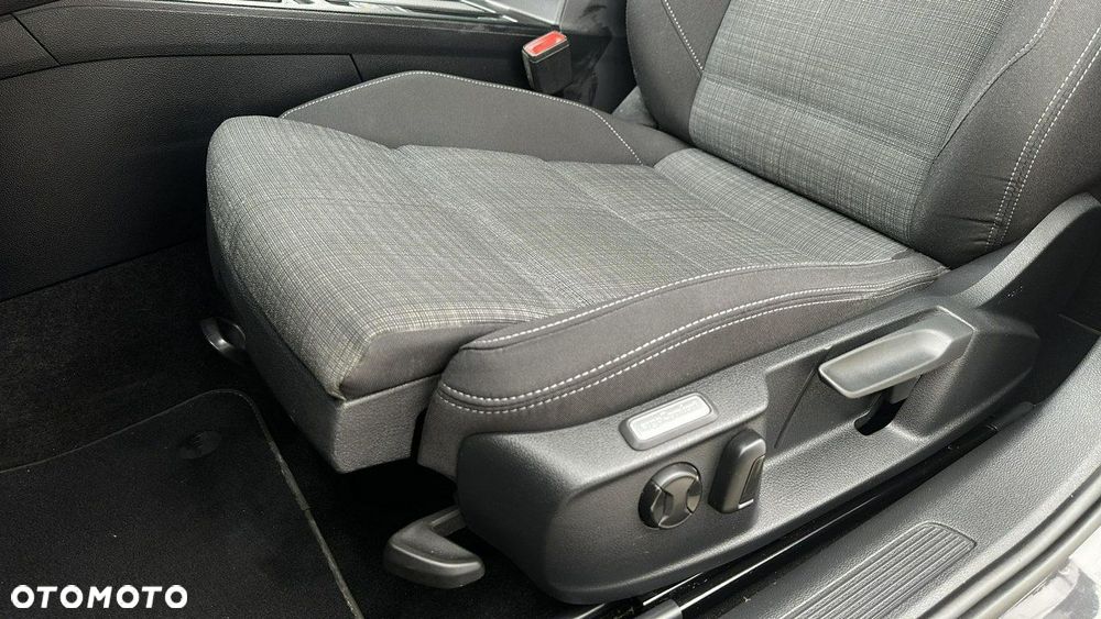 Volkswagen Passat - 15
