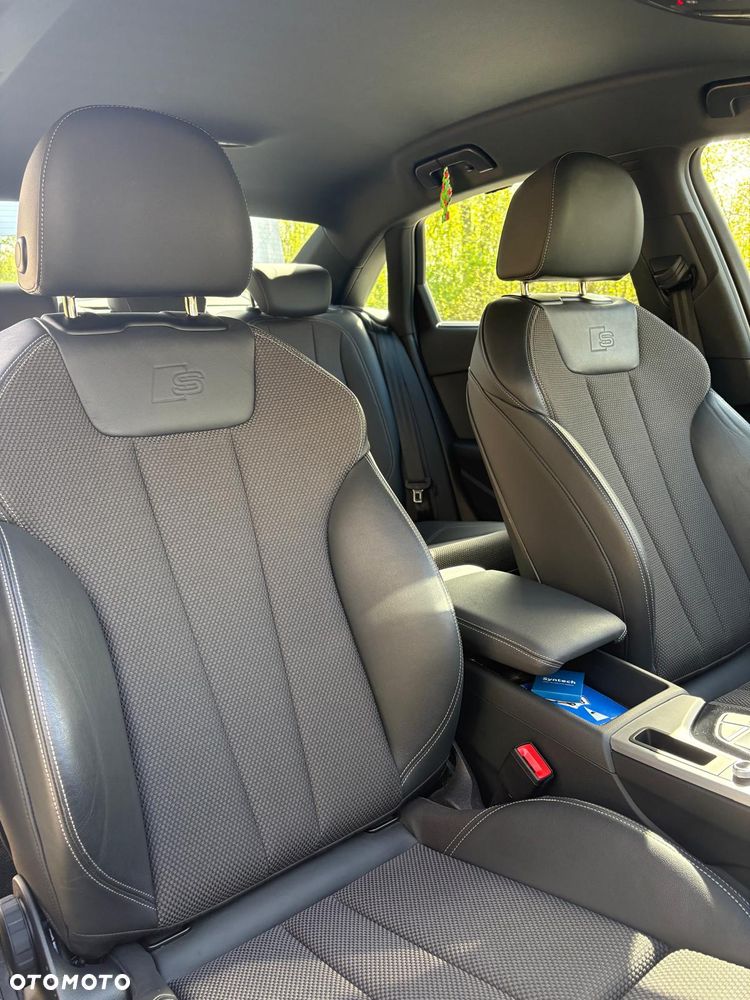 Audi A4 Limousine - 12