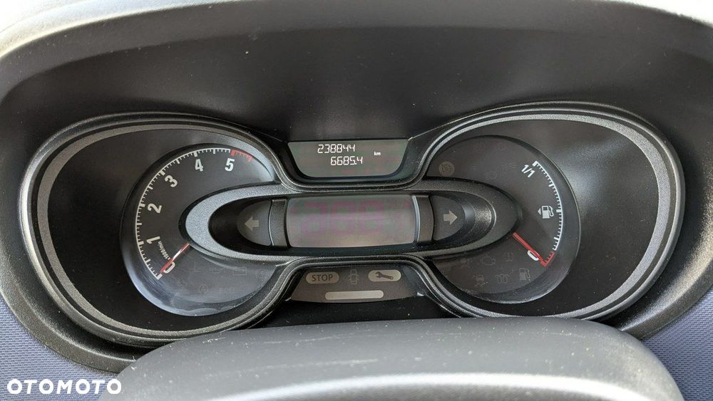 Opel Vivaro - 21
