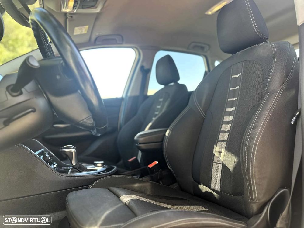 BMW 225xe Active Tourer Line Sport - 24