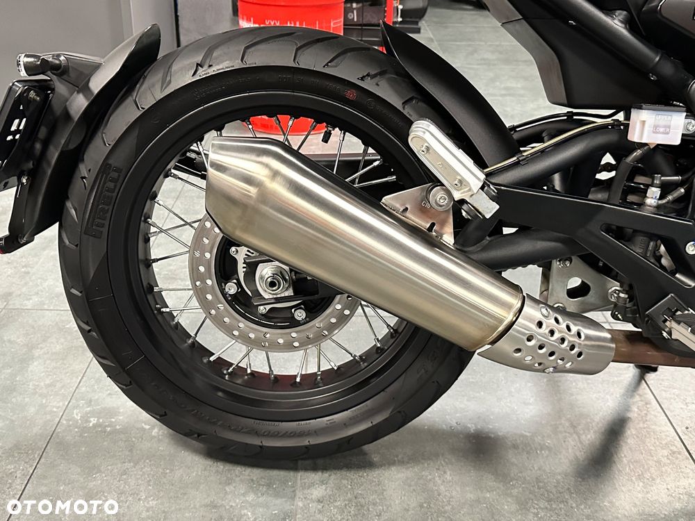 Brixton Crossfire - 12