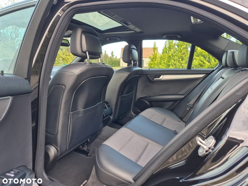 Mercedes-Benz Klasa C 180 BlueEFFICIENCY 7G-TRONIC Avantgarde - 28