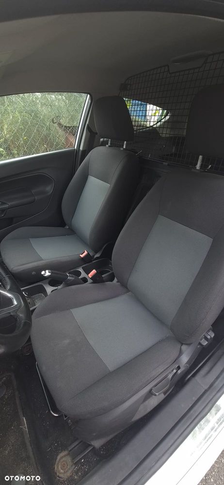Ford Fiesta - 8