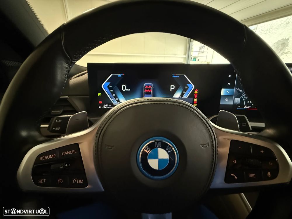 BMW 330 e Aut. M Sport - 32