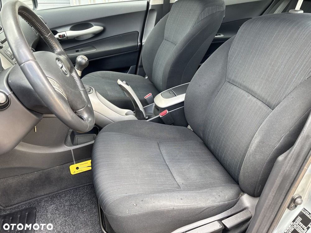 Toyota Auris 1.6 VVT-i Premium - 12