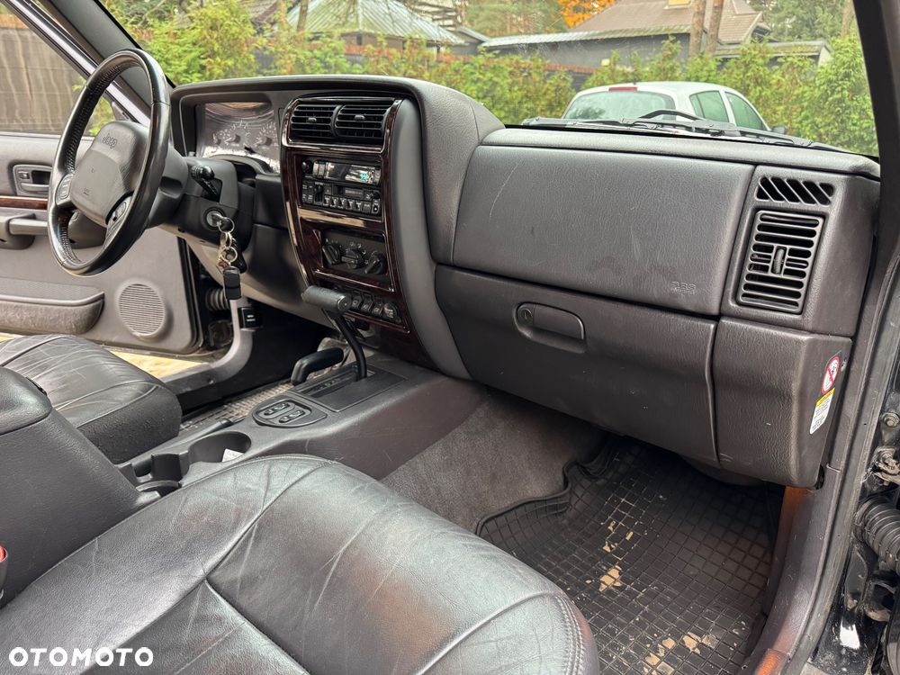 Jeep Cherokee 4.0 Limited - 23