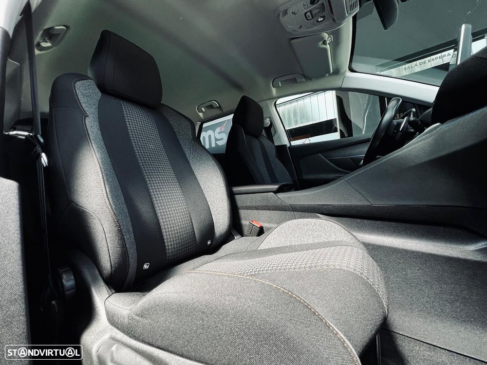 Peugeot 3008 1.5 BlueHDi Allure EAT8 - 34