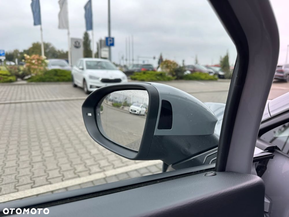 Volkswagen Golf VIII 2.0 TDI Life Plus DSG - 17