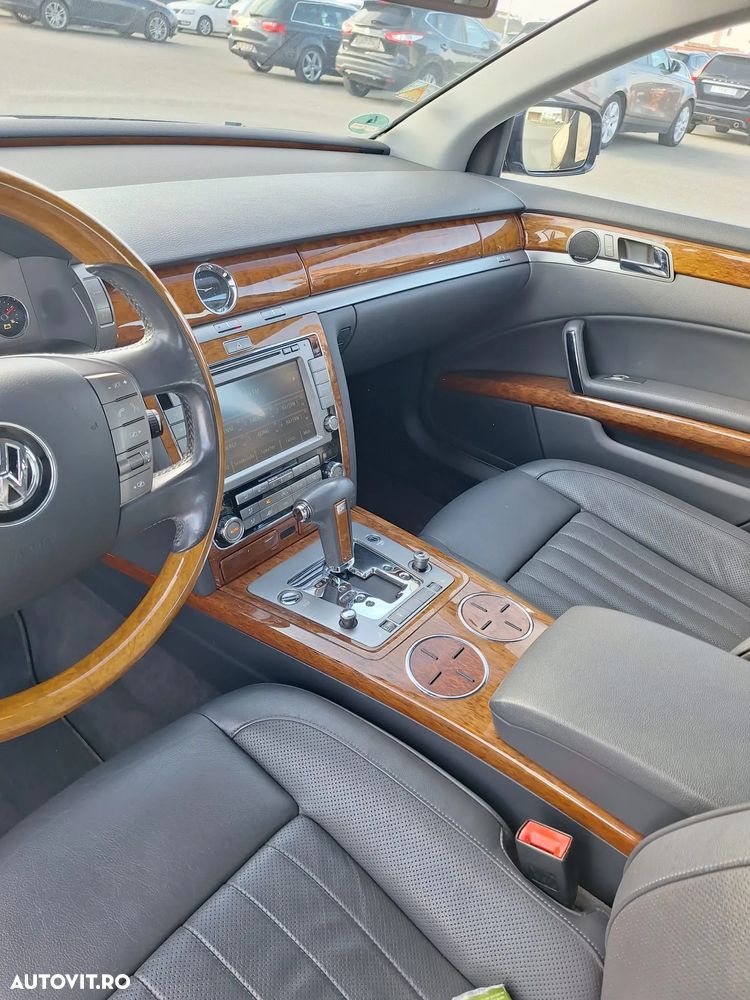 Volkswagen Phaeton - 9