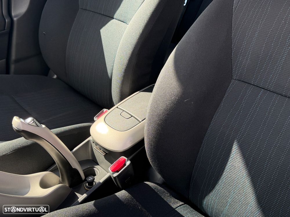 Toyota Auris 1.4 D-4D Luna - 27