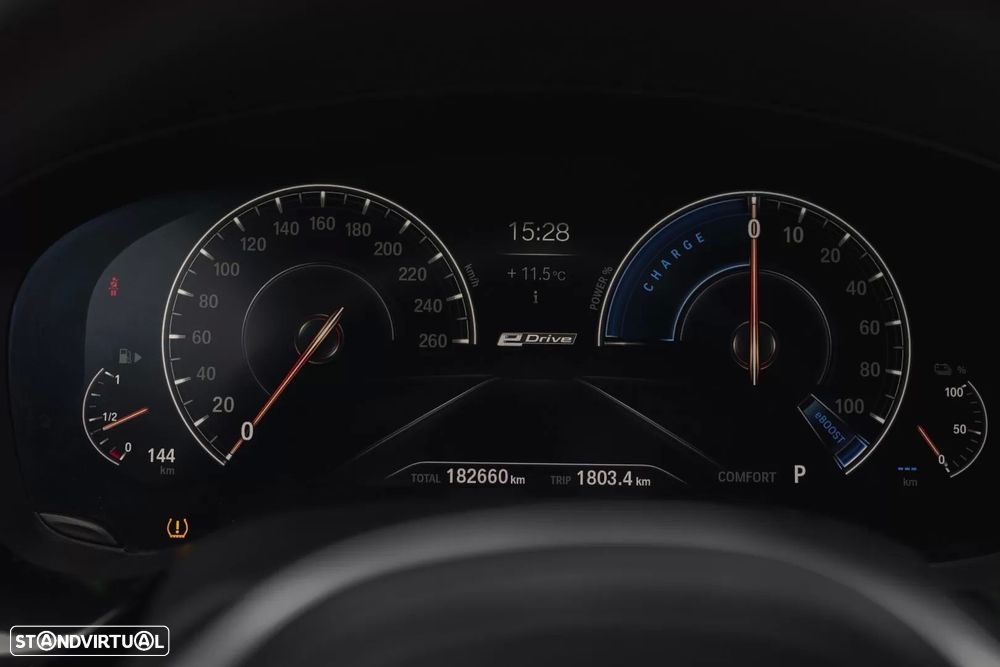 BMW 530 e iPerformance - 12