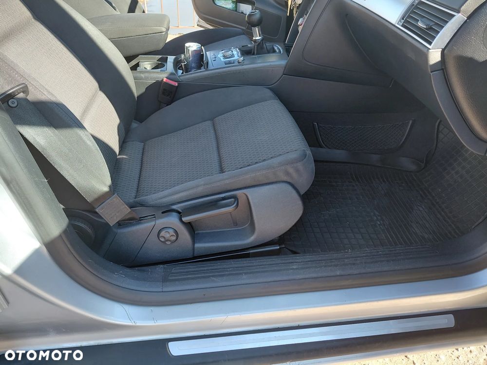 Audi A6 Avant 2.4 quattro - 21