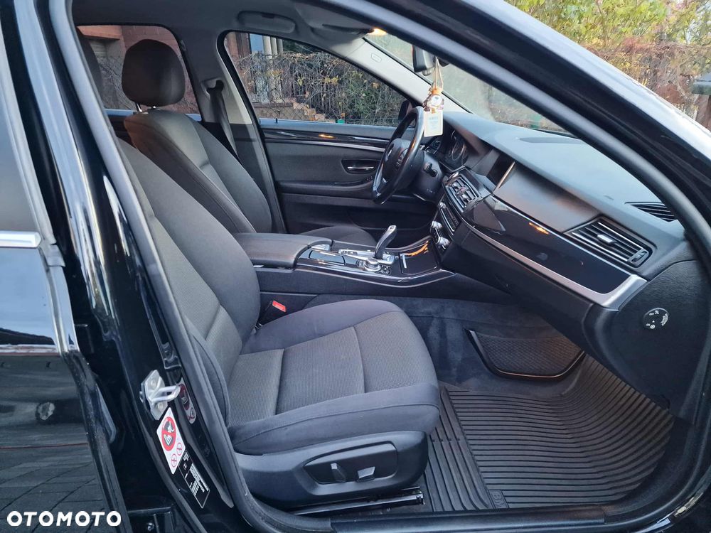 BMW Seria 5 518d - 12