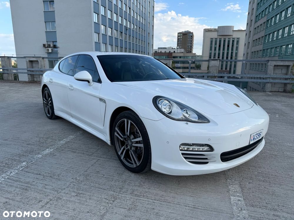 Porsche Panamera 4 PDK Platinum Edition - 1