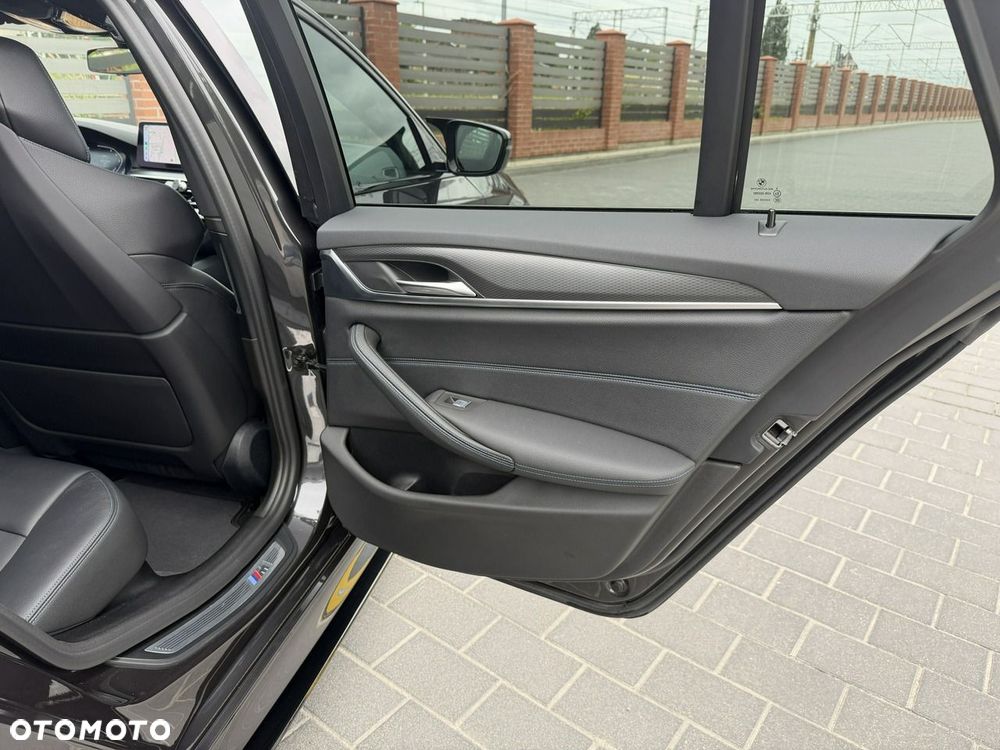 BMW Seria 5 520d xDrive mHEV M Sport sport - 32
