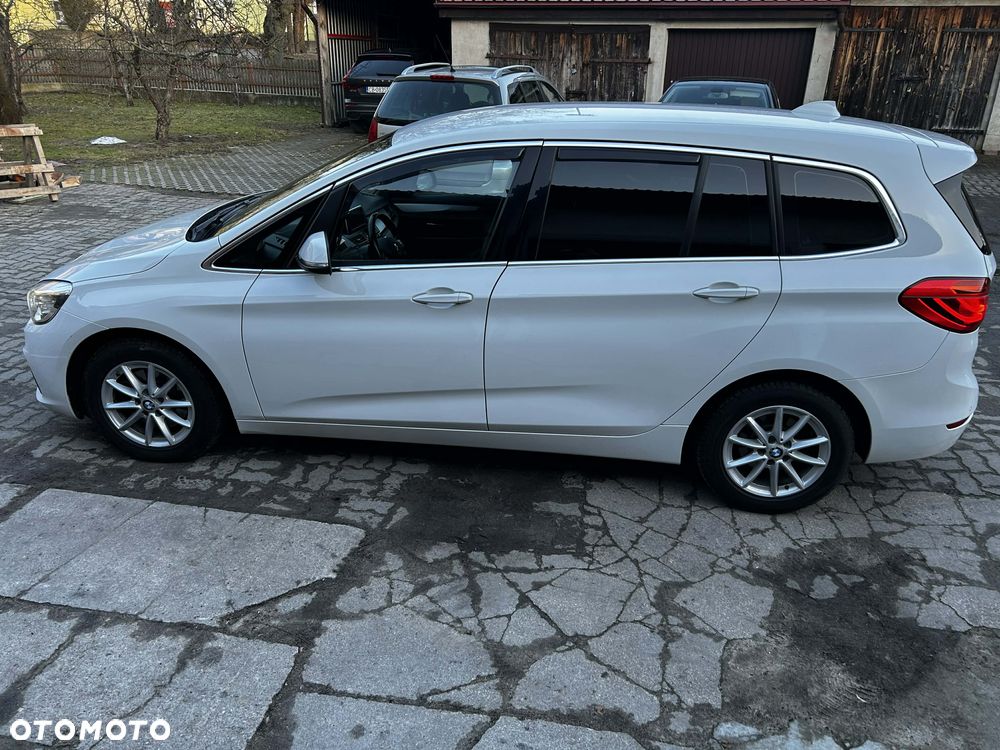 BMW Seria 2 218d - 4