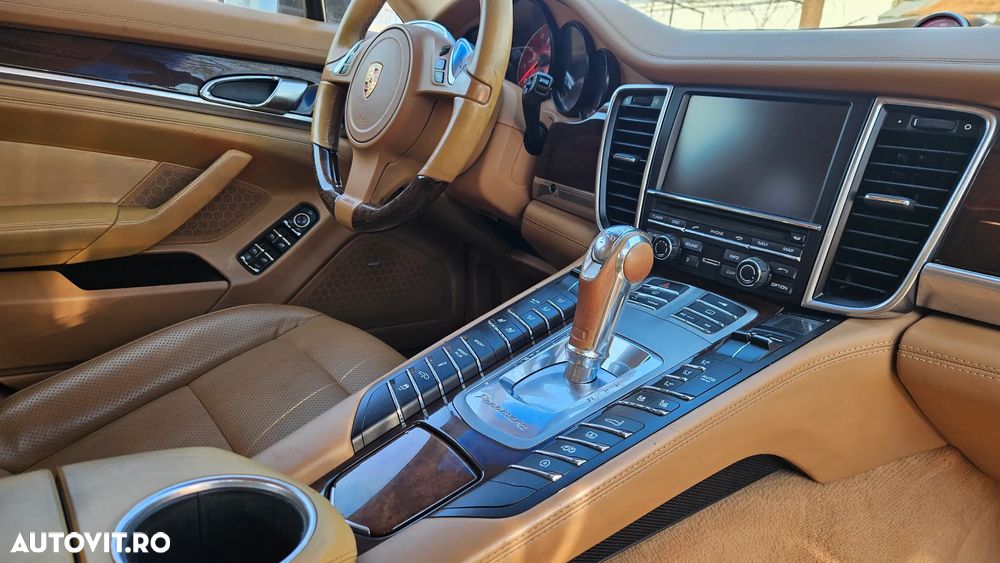 Porsche Panamera - 20