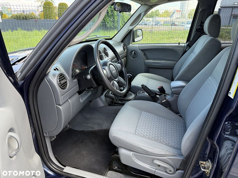 Jeep Cherokee 2.8 CRD Sport - 10