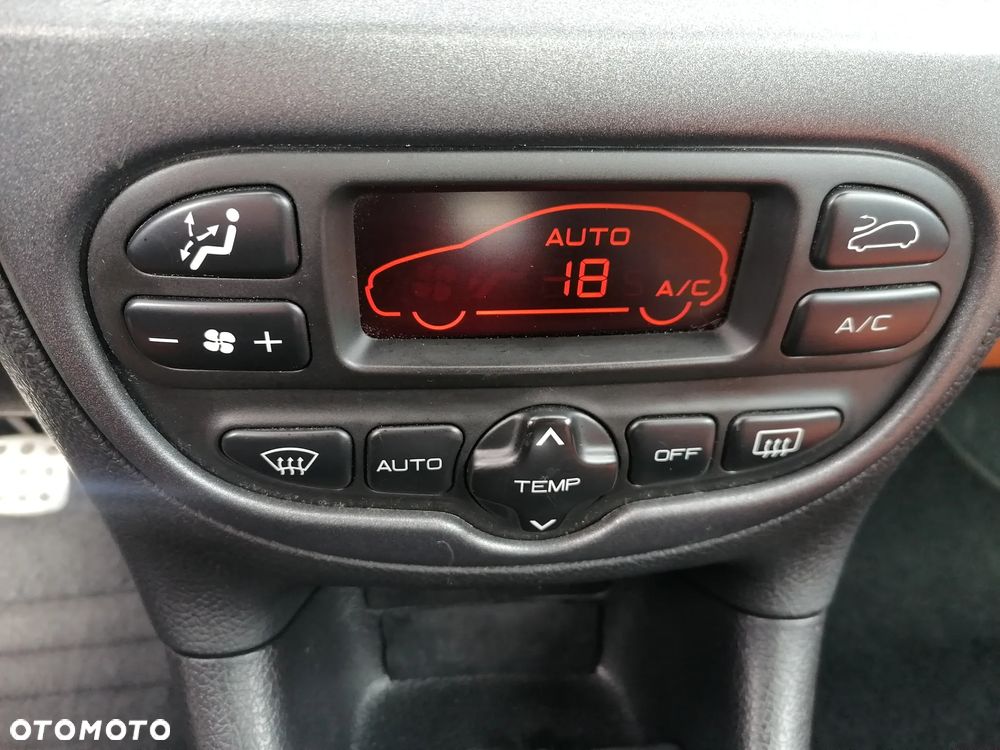 Peugeot 206 - 18