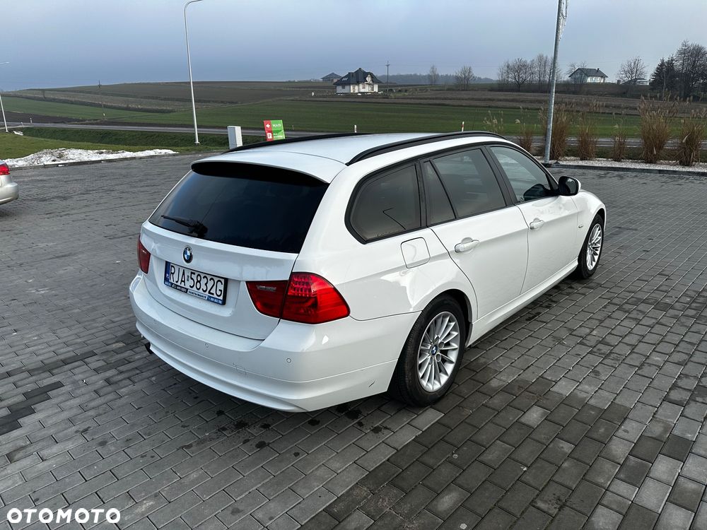 BMW Seria 3 318i - 3