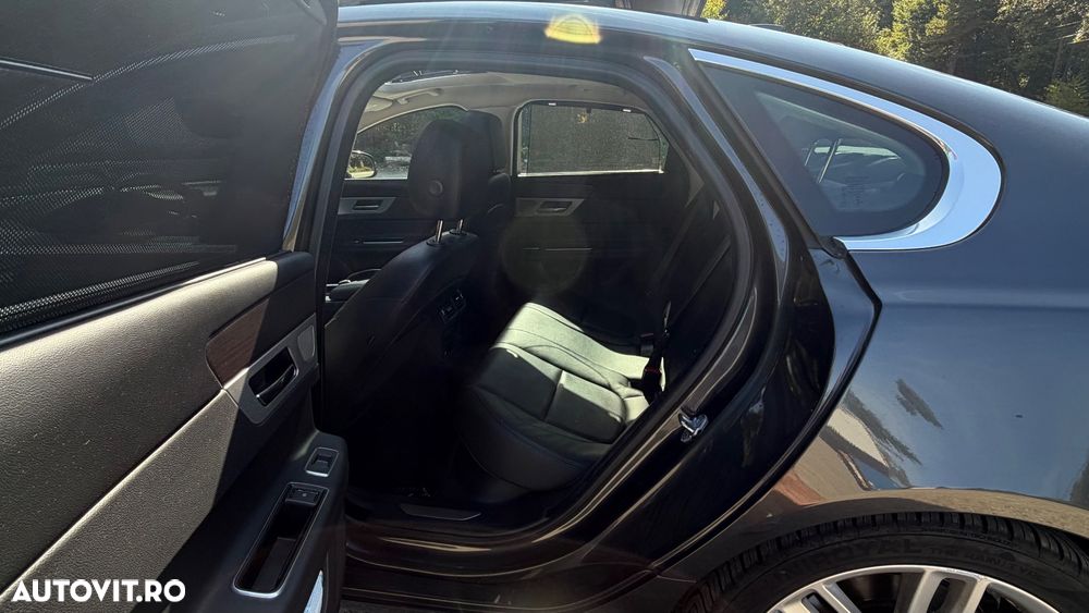 Jaguar XF 20d Aut. Prestige - 9