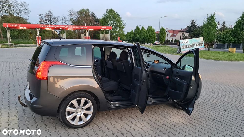 Peugeot 5008 1.6 THP Premium + - 5