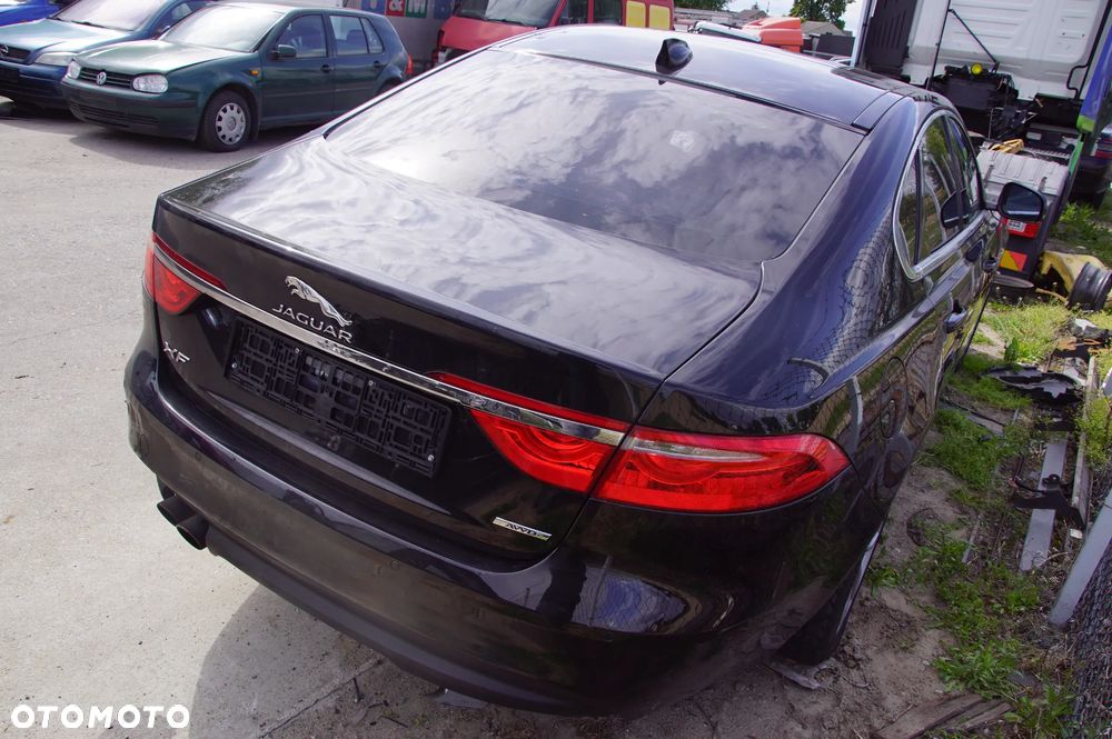 Auto na części 692106889 Jaguar XF X260 2017 2.0 d aj200 204DTA 180 km skrzynia ZF 8HP45 Santorini Black drzwi prawe błotnik lampa grill silnik skrzynia biegów klapa fotele lampy dpf  szyba lusterko deska wybierak pokrętło selektor skup aut - 7