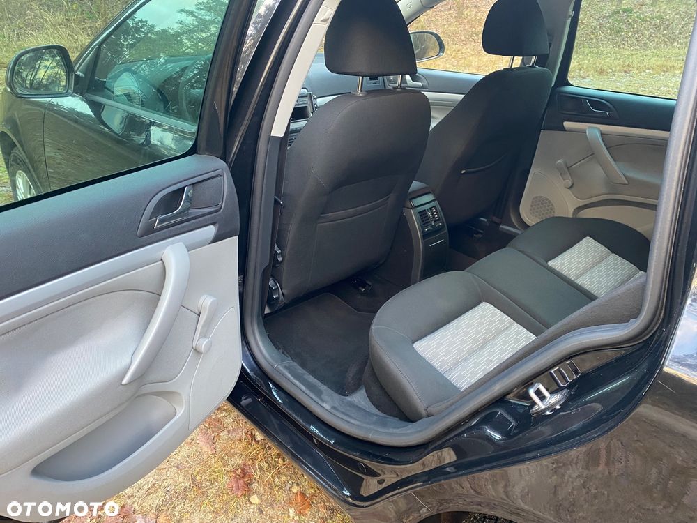 Skoda Octavia 1.6 TDI DPF Ambiente - 25