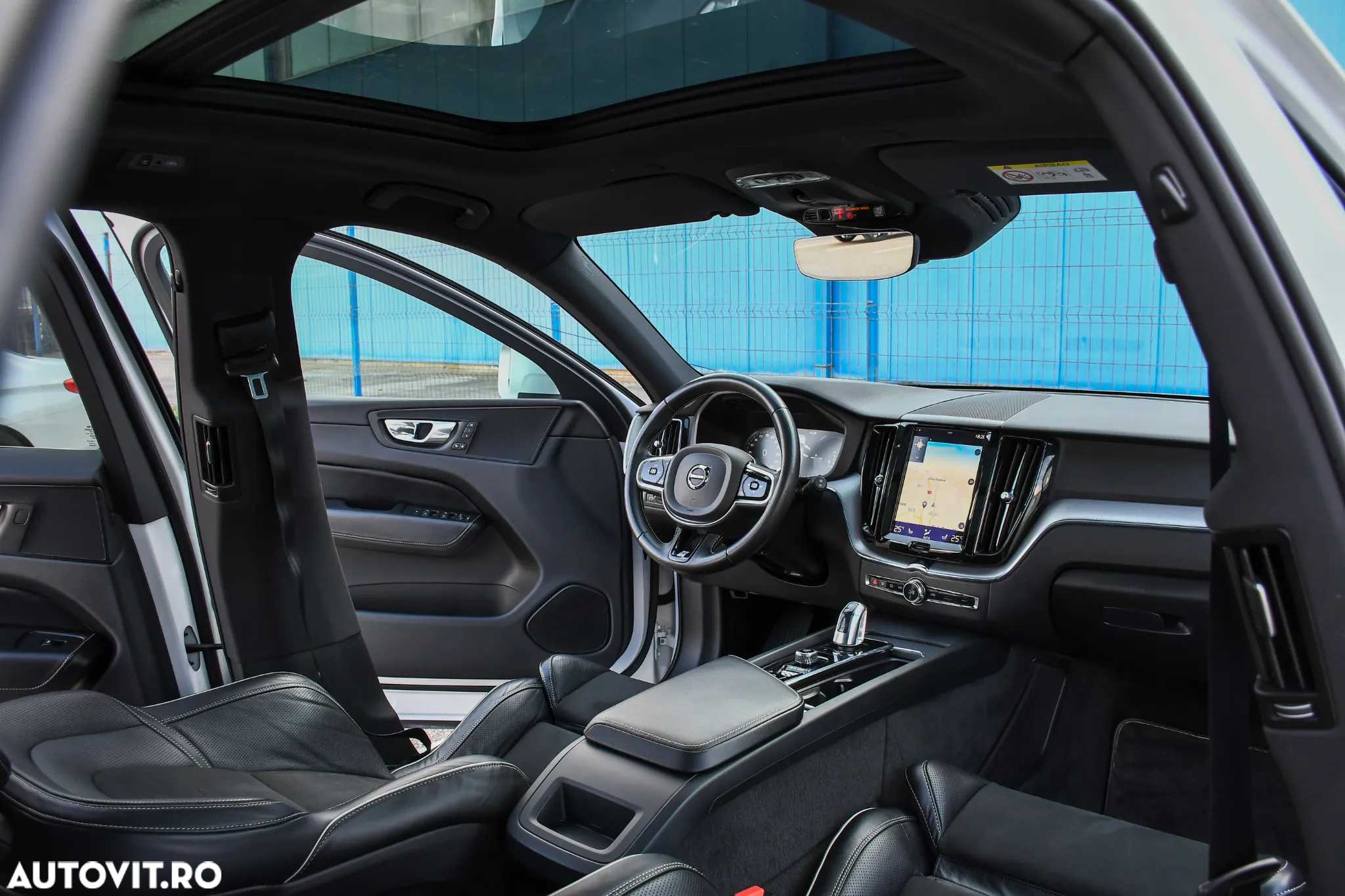 Volvo XC 60 T8 Twin Engine AWD Geartronic RDesign - 33