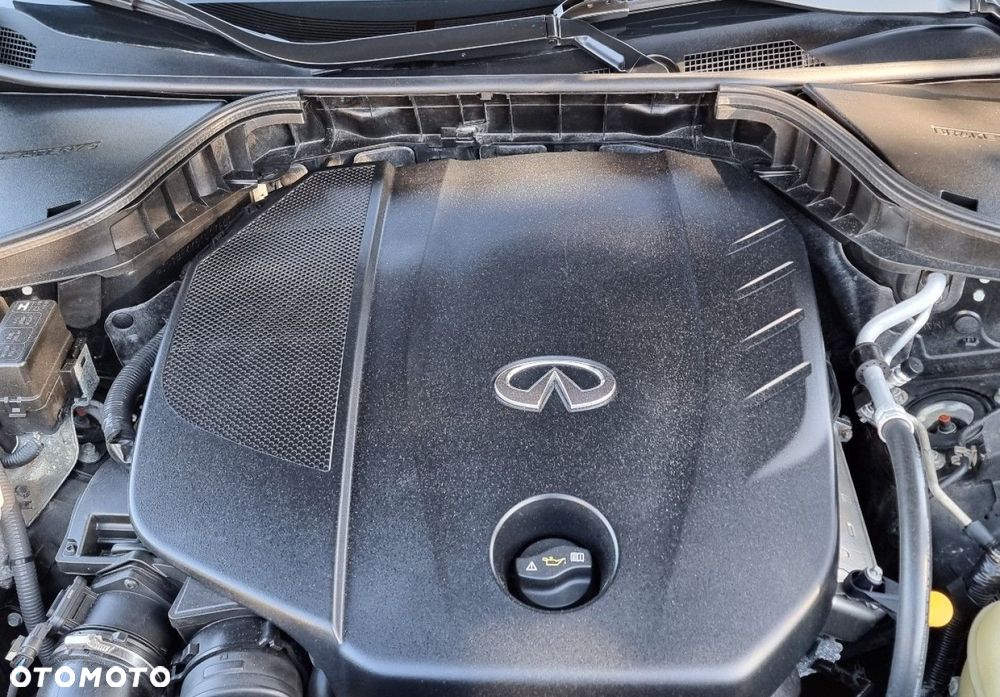 Infiniti Q70 - 33