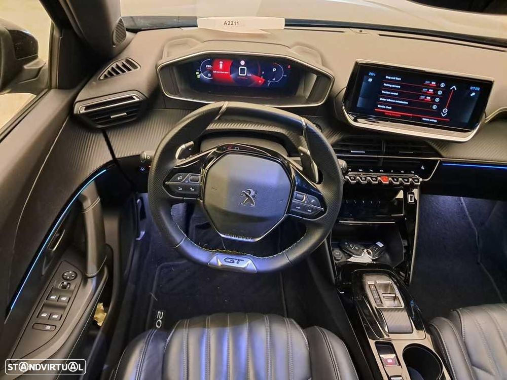 Peugeot 2008 1.5 BlueHDi GT EAT8 - 6